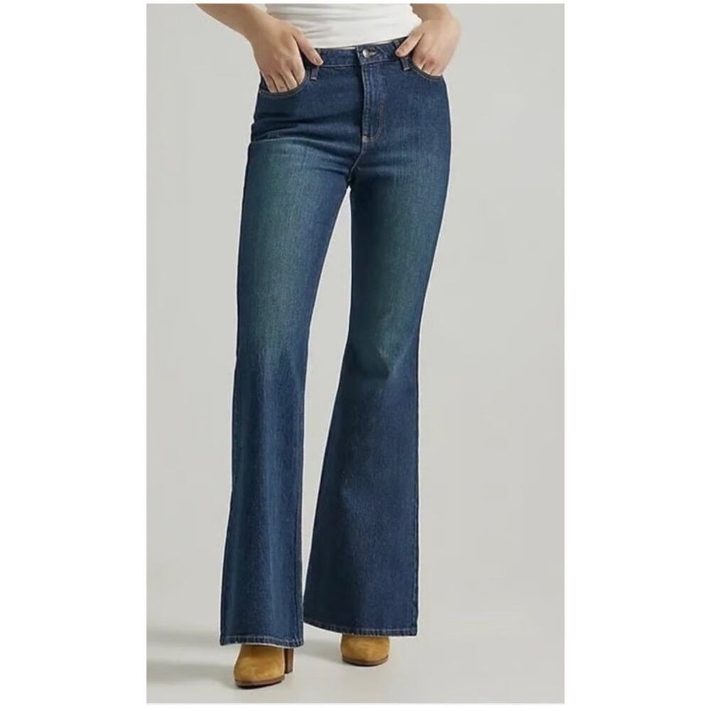 Wrangler Women’s Sz 14 High Rise Flare Jeans Western Stretch Denim Embroidered